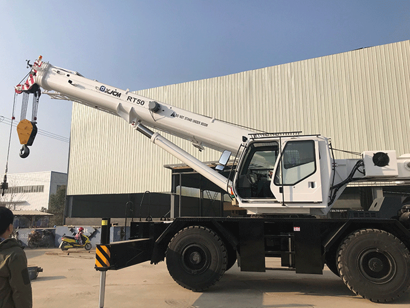 Who manufactures rough terrain cranes