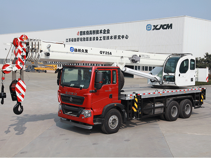 25 ton truck with crane-4