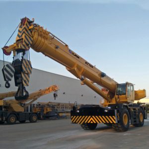 China 160-ton Heavy Mobile Rough Terrain Crane-2